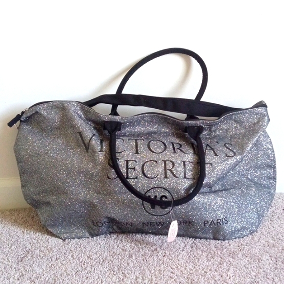 Victoria's Secret Handbags - NWT VICTORIA SECRET Supermodel Shimmer London Paris New York Getaway Duffel Bag